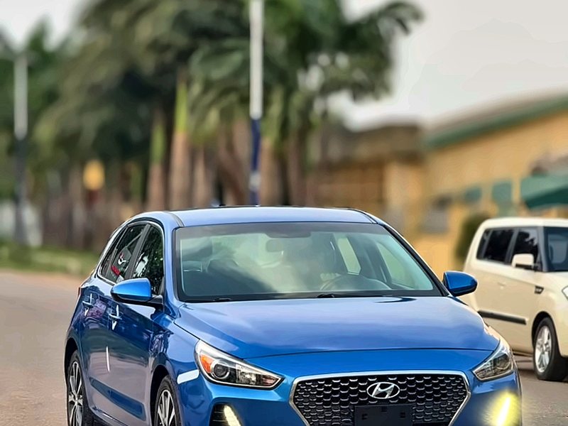 2018 Hyundai Elantra GT in Electric Blue